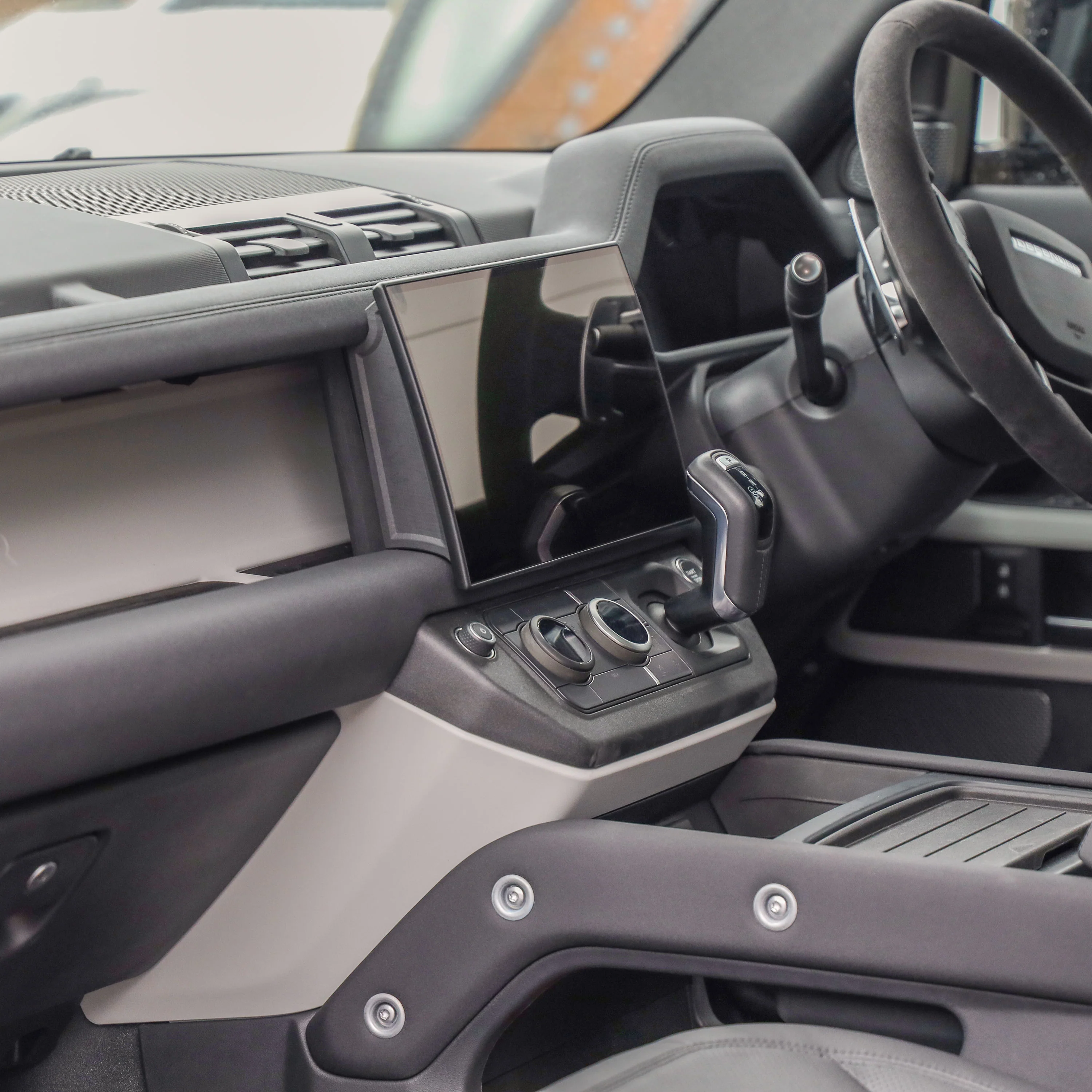 10" to 13.1" Infotainment Screen Kit for Land Rover Defender L663 (Brackets + Wiring Loom) - Image 2