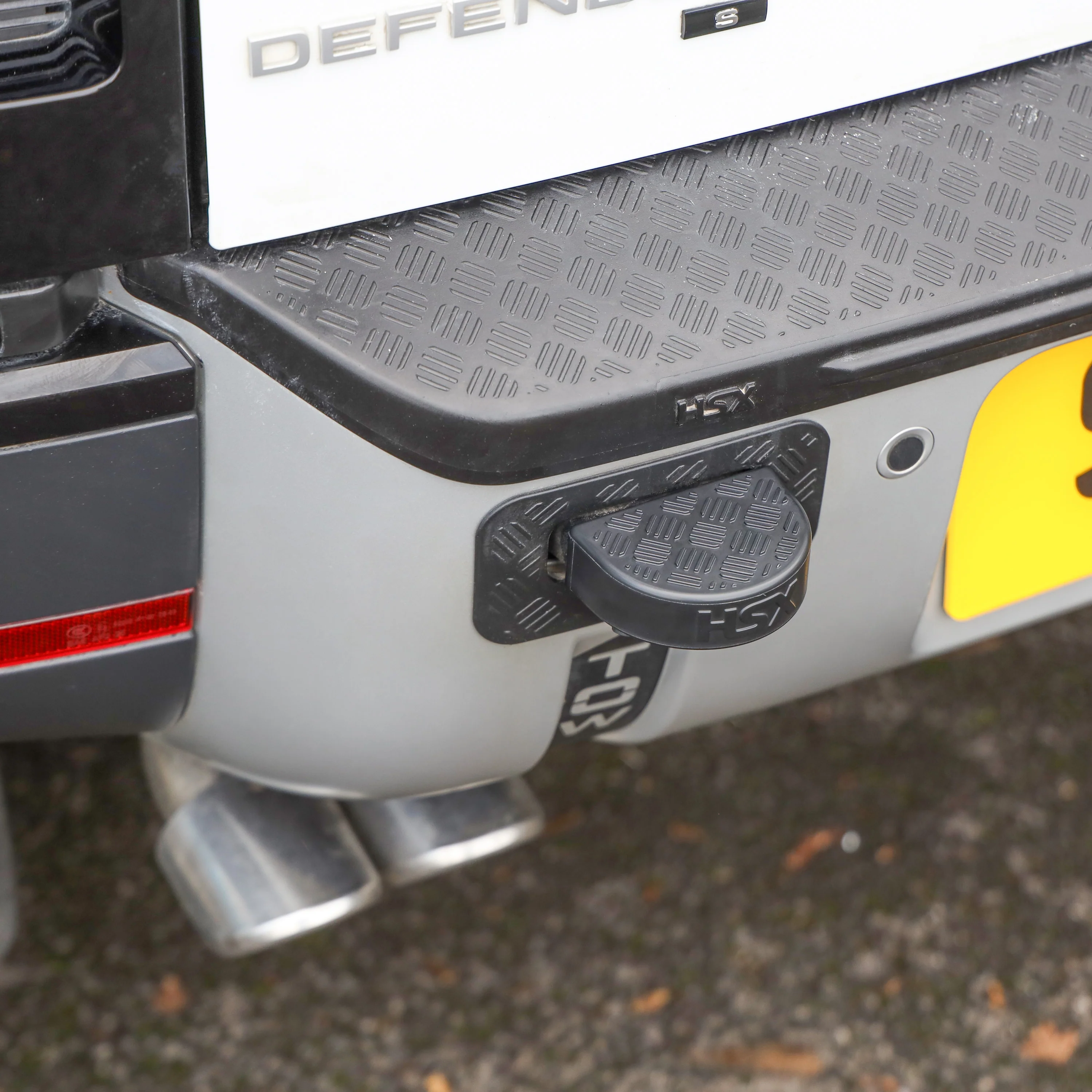 1x Tow Eye Bung for Land Rover Defender L663 - Chequer Plate Top - Image 2