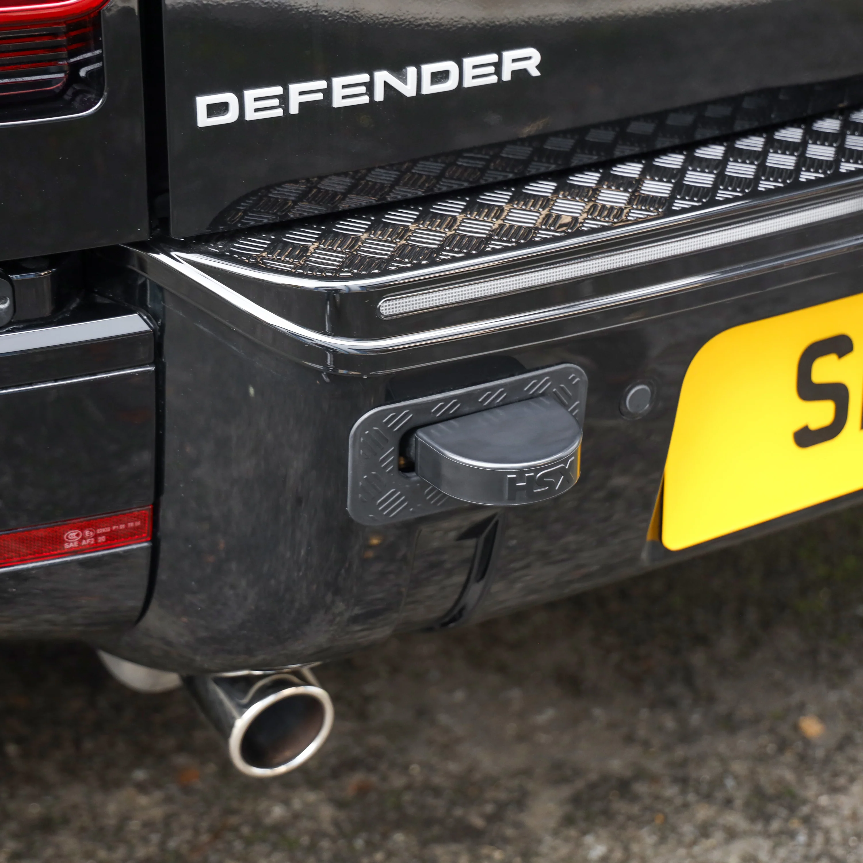 1x Tow Eye Bung for Land Rover Defender L663 - Smooth Top - Matt Black - Image 2