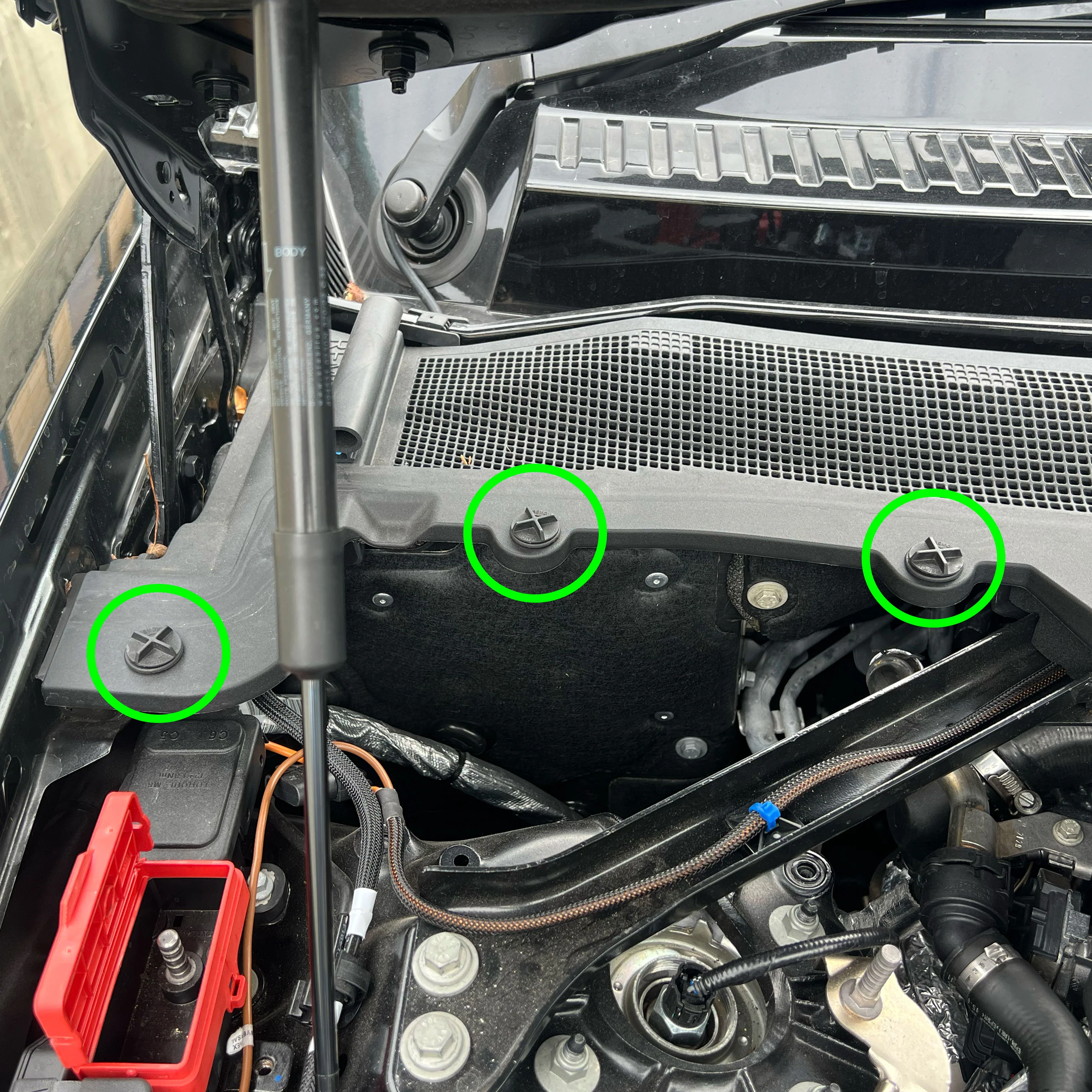 6pc Clips for the Engine Cowl on the Land Rover Defender L663 - Image 5