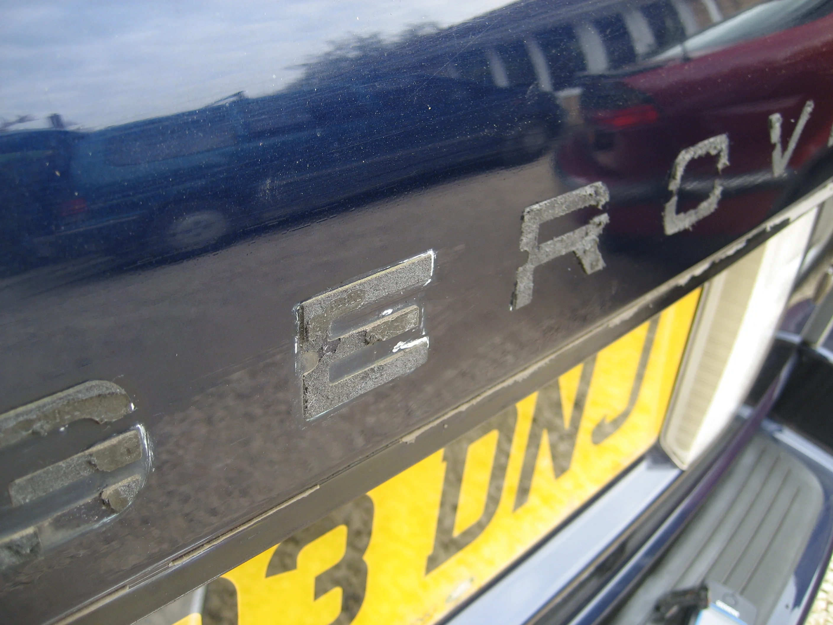 Adhesive Lettering & Badge Removal Tool for Range Rover P38 - Image 4