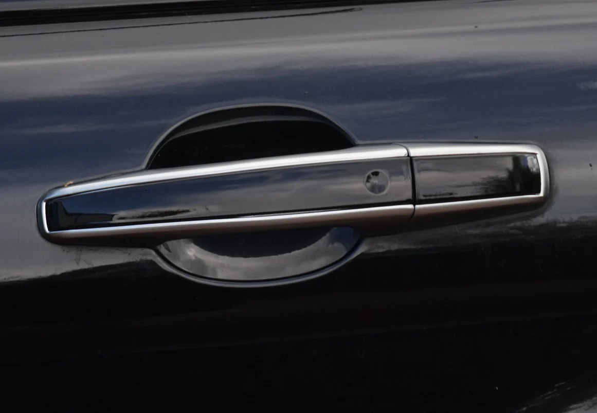 'Autobiography Style' Door Handles Skins in Silver & Black for Range Rover Sport L494 - Image 6