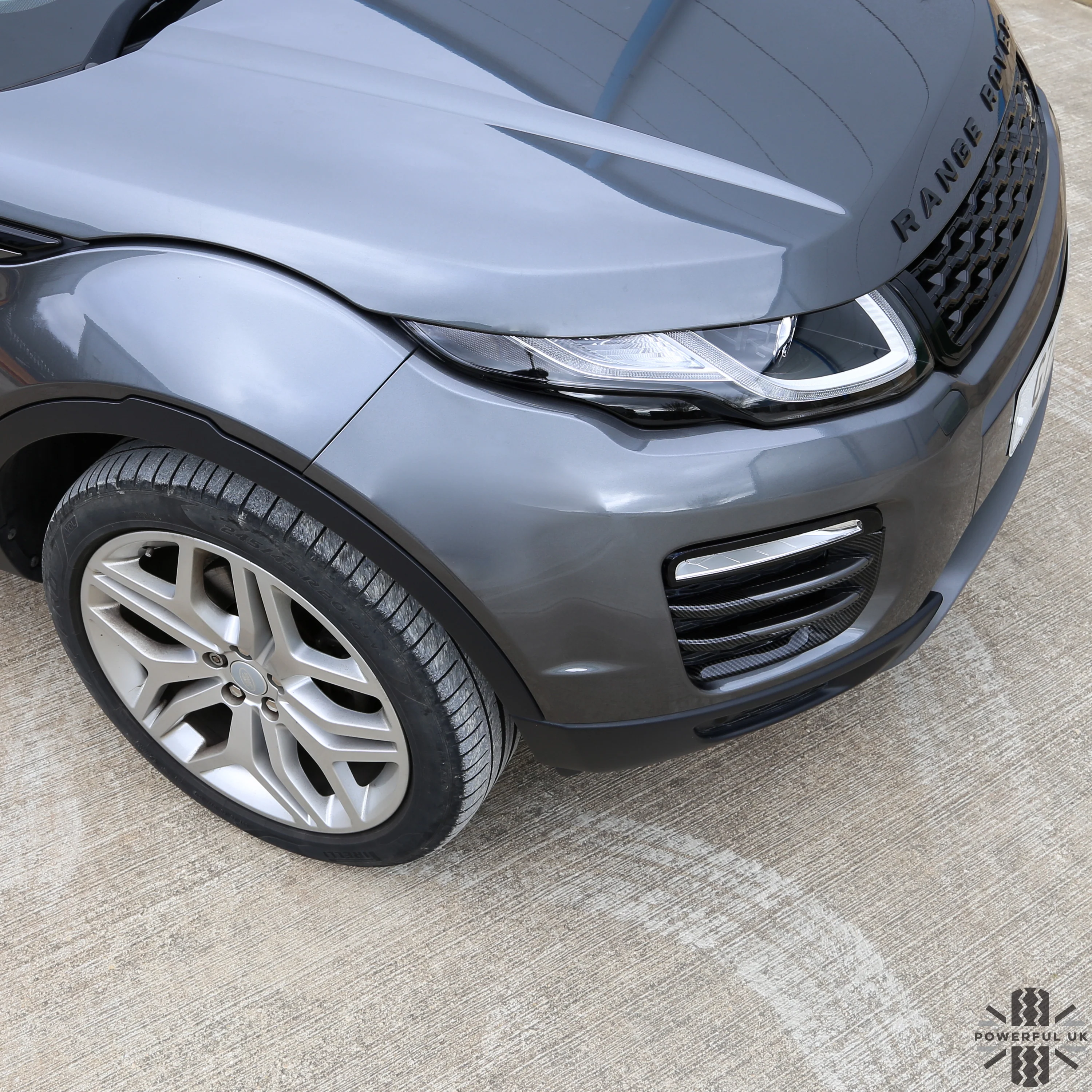 Carbon Fibre Effect Front fog Surrounds wih Carbon Fibre Effect Inserts for Range Rover Evoque SE & HSE (2016-19) - Image 8