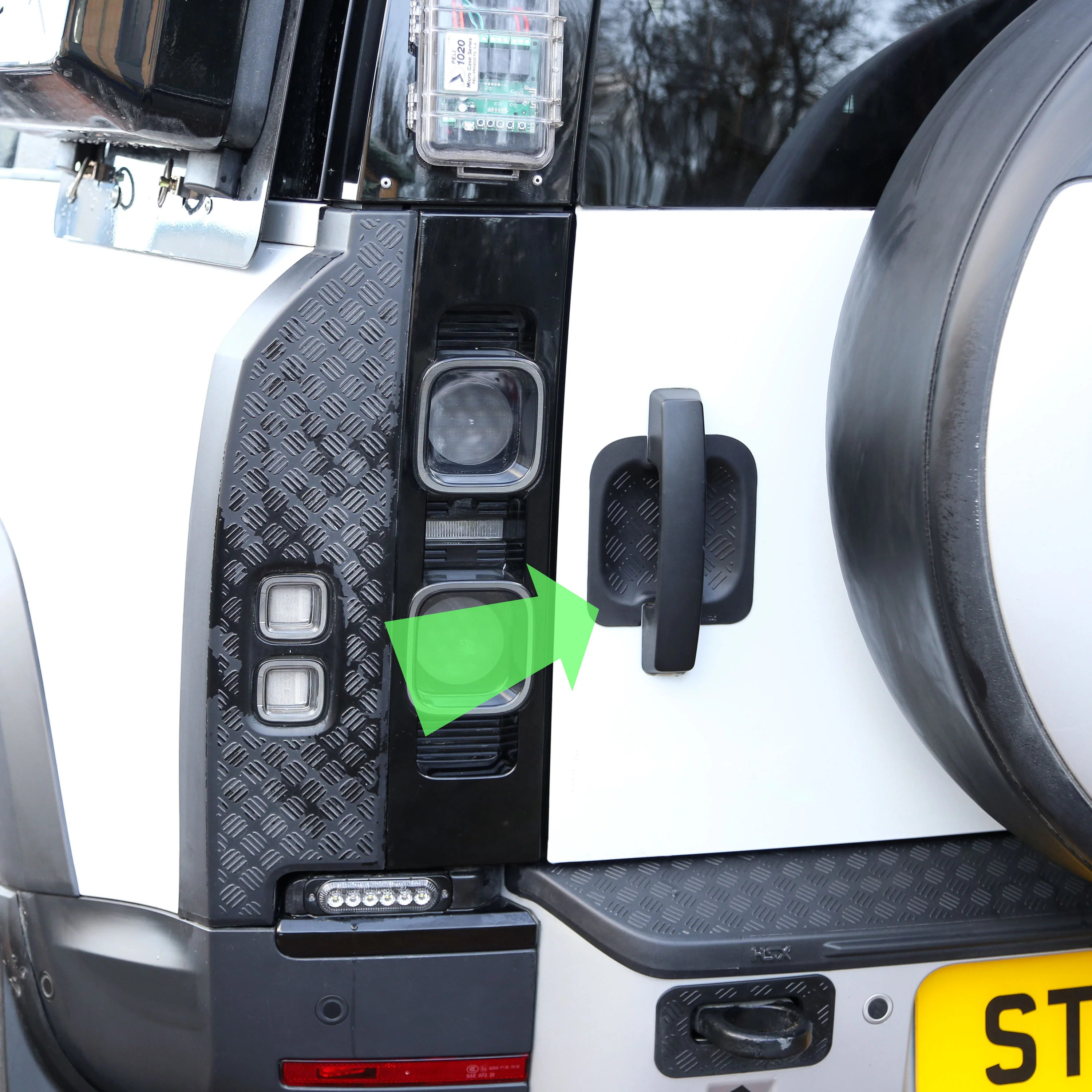 Chequer Plate Door + Tailgate Scuff Plate Kit (3pc) for Land Rover Defender L663 90 (2 door) - Image 3