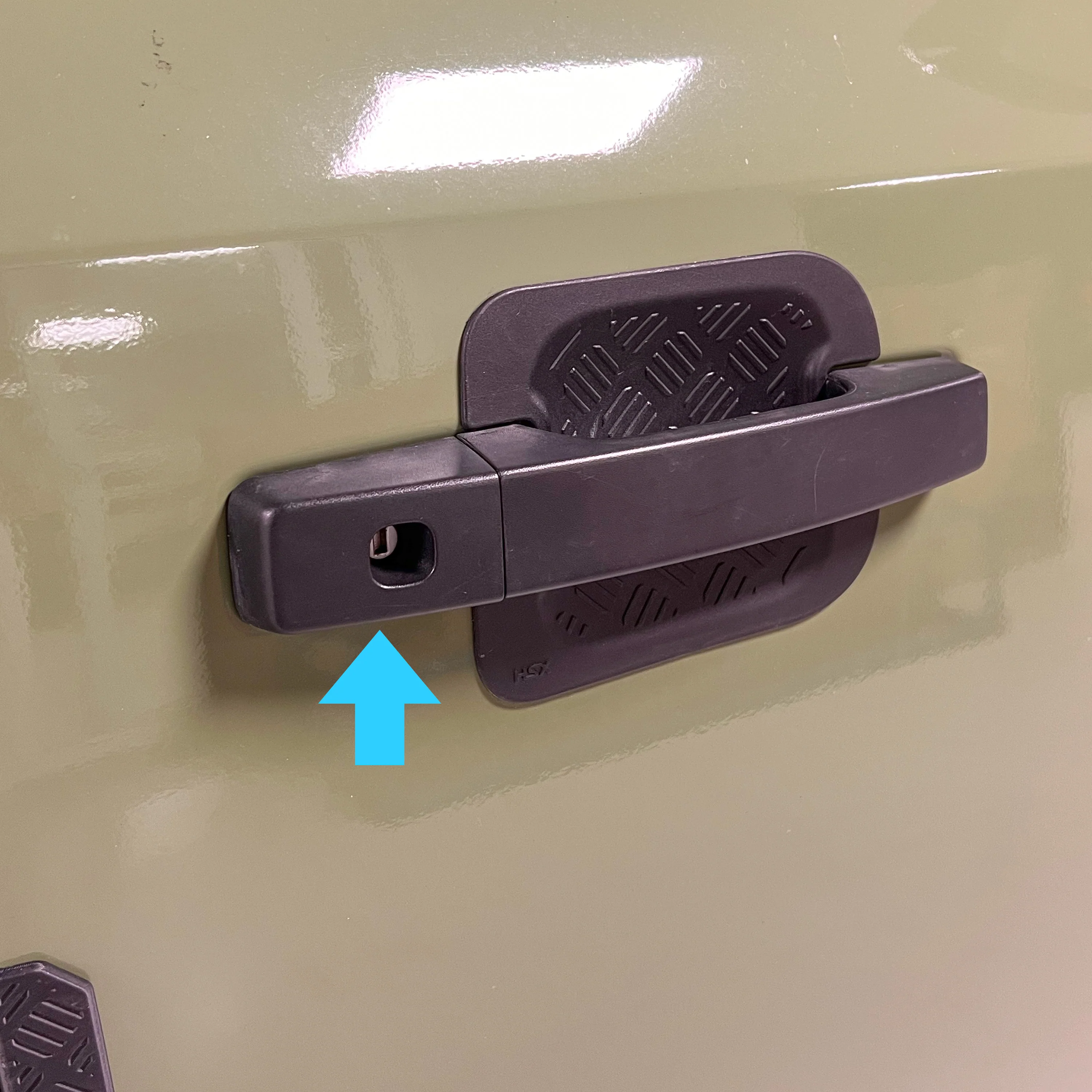 Door Handle End Piece for Land Rover Defender L663 - Textured Black - WITH Key Hole - Image 3
