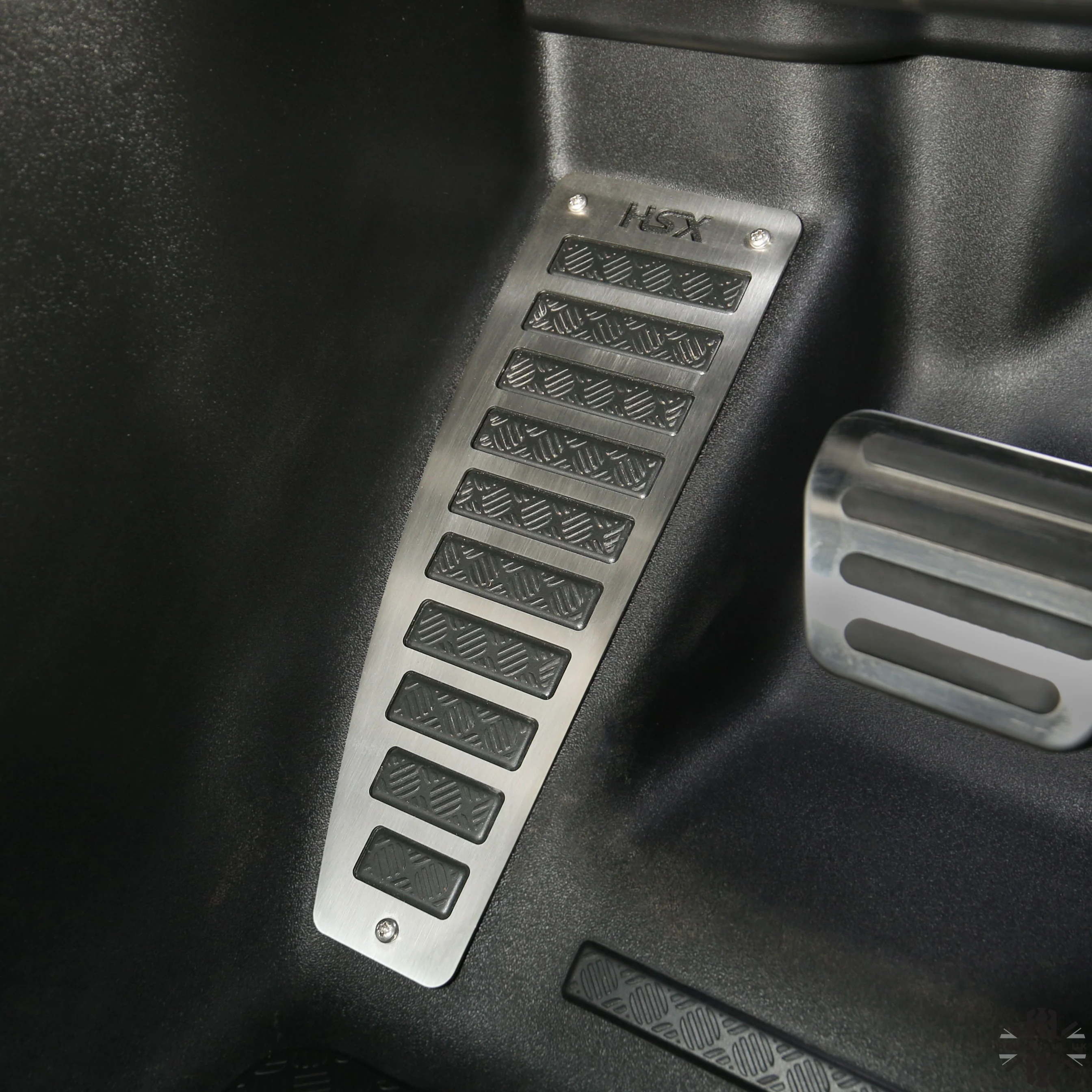 Footrest Plate in Brushed Stainless Steel for Land Rover Defender L663 - RHD - Image 2
