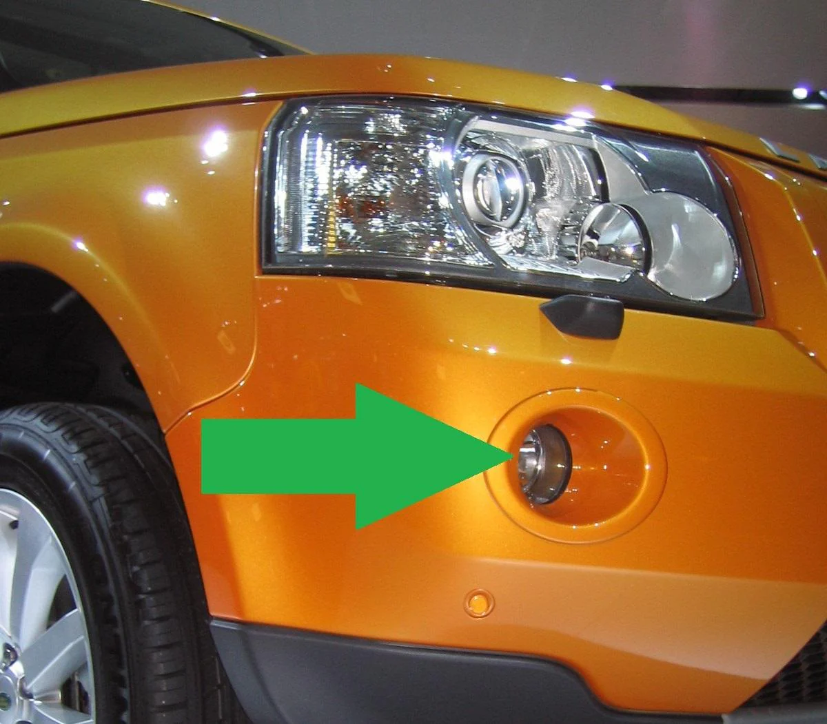 Front Bumper Fog Lamp Bezel in ABS for Land Rover Freelander 2 - RH - Image 6
