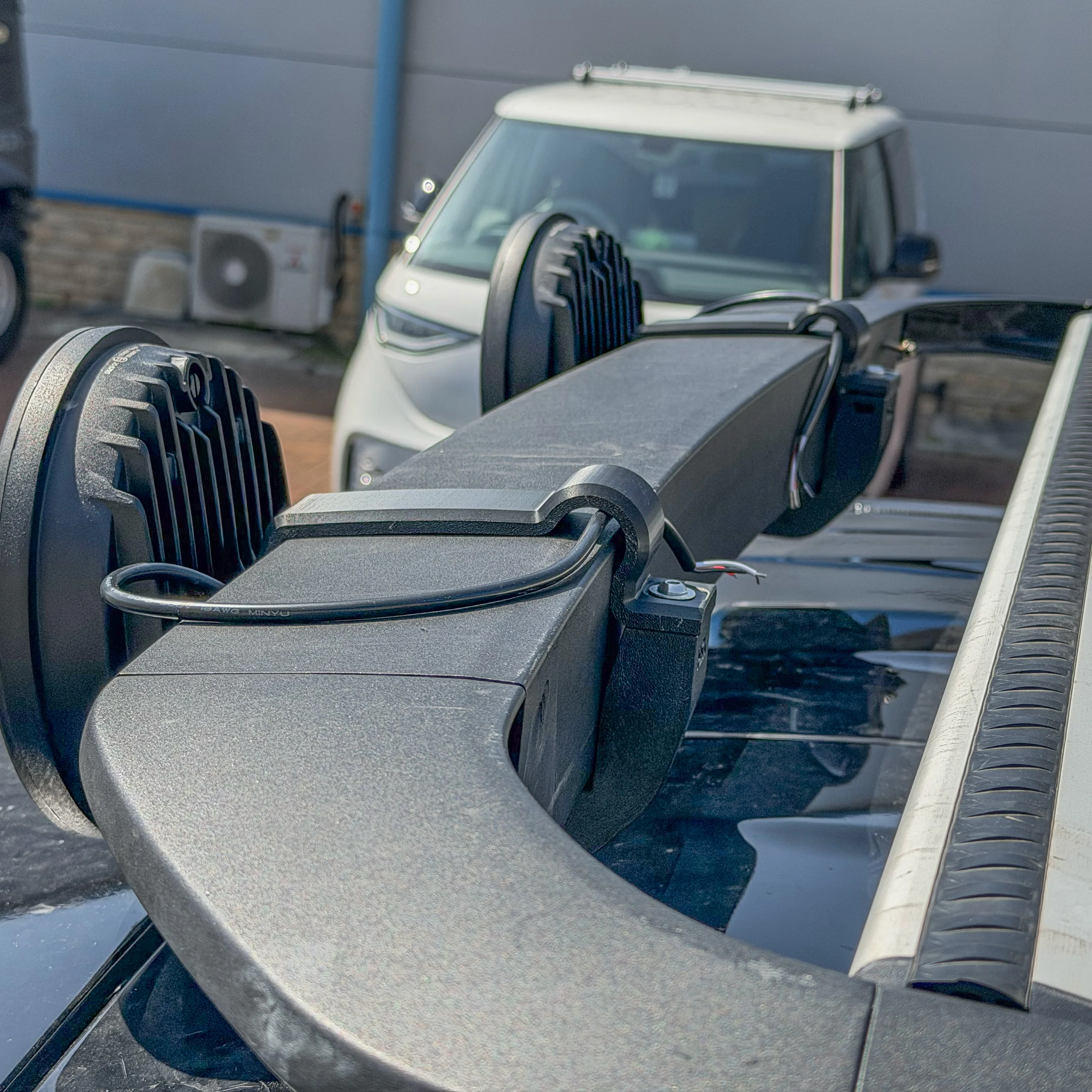 Hella Spotlight & Mount Kit for Expedition Roof Rack for Land Rover Defender L663 - Image 8