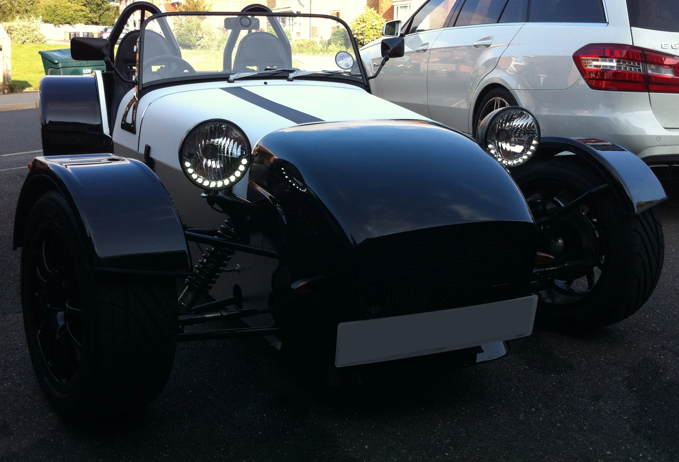 Kit Car Round 7" Headlight - DRL Style - LHD - Image 5