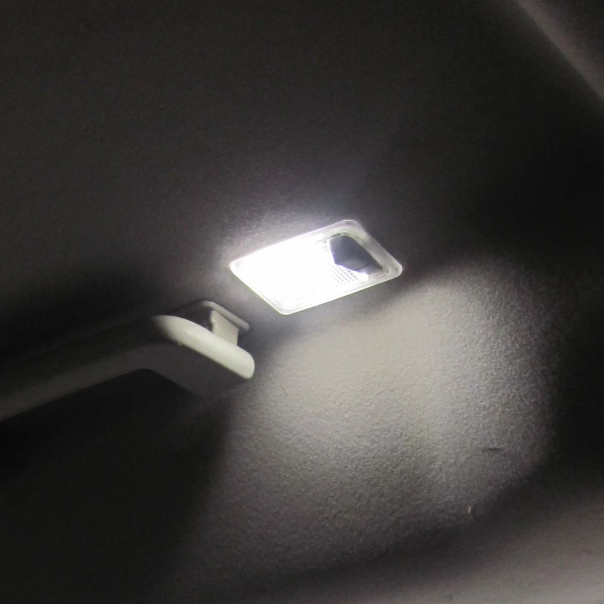 LED Interior Light Upgrade Kit - 16 pc - White - for Land Rover Discovery 3 & 4 - Image 3