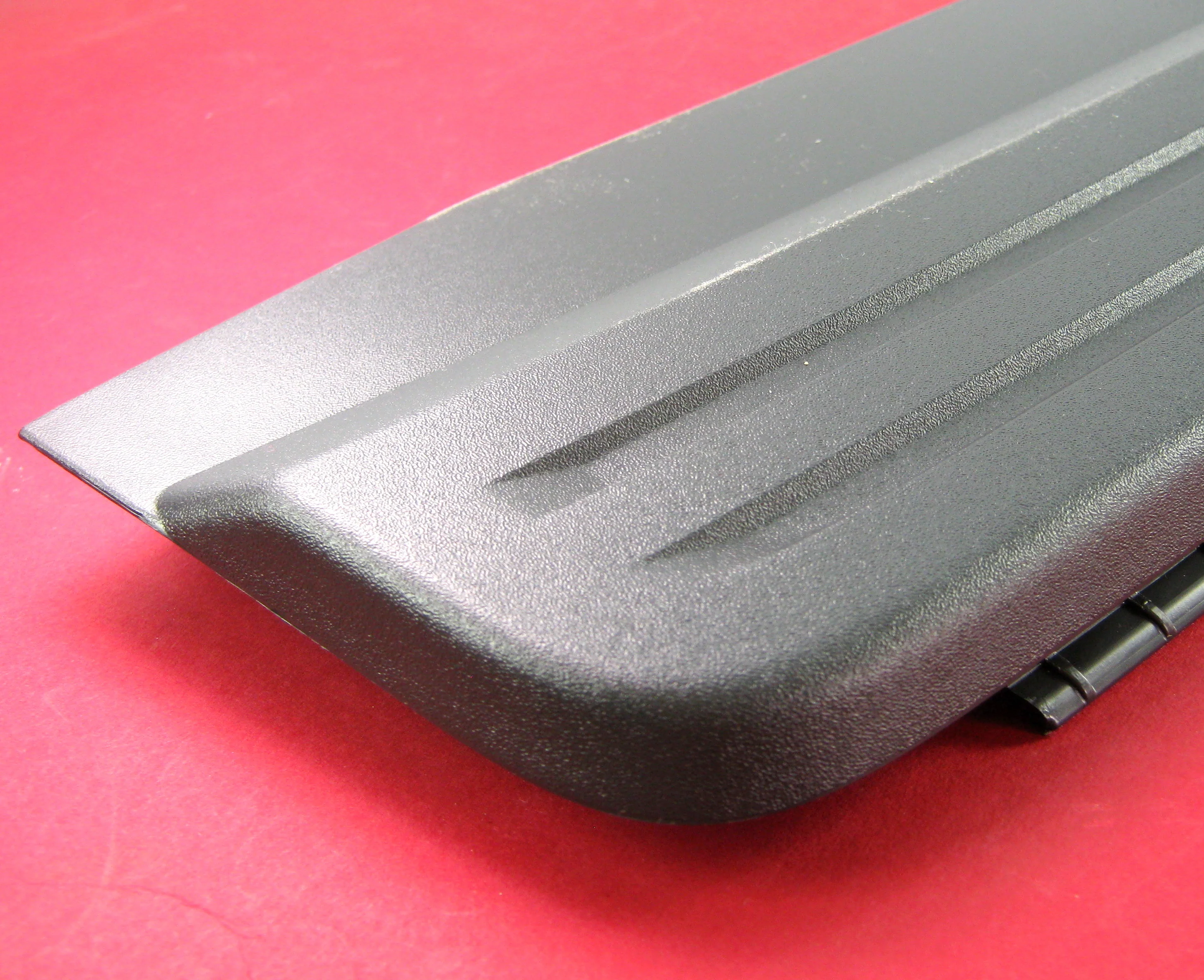 Rear bumper platic step tread plate for Land Rover Freelander 2 (genuine) - Image 4