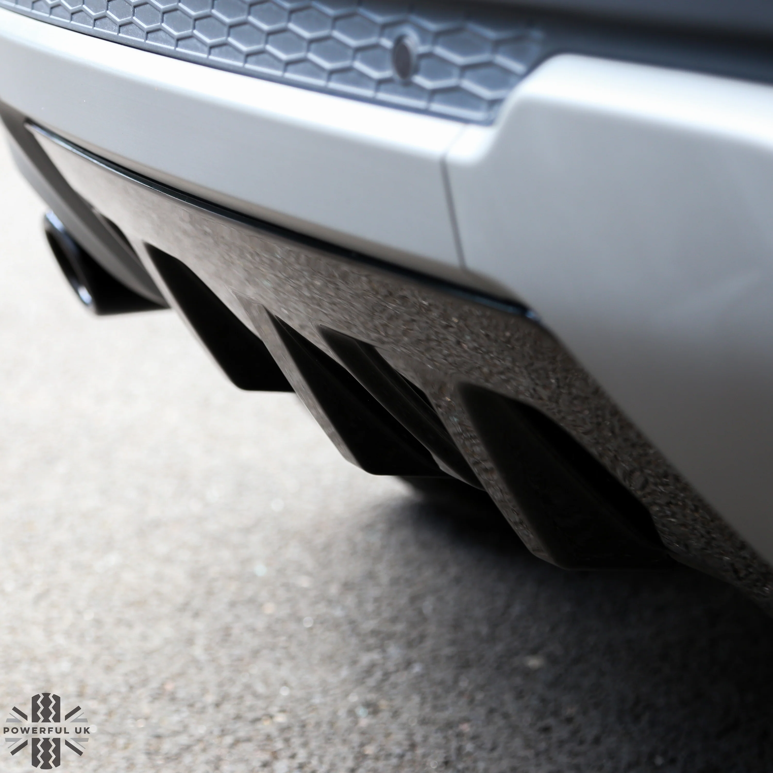 Rear Diffuser Panel for Range Rover Evoque Pure/Prestige/SE/SE Tech (2011-18) - Gloss Black - Image 6