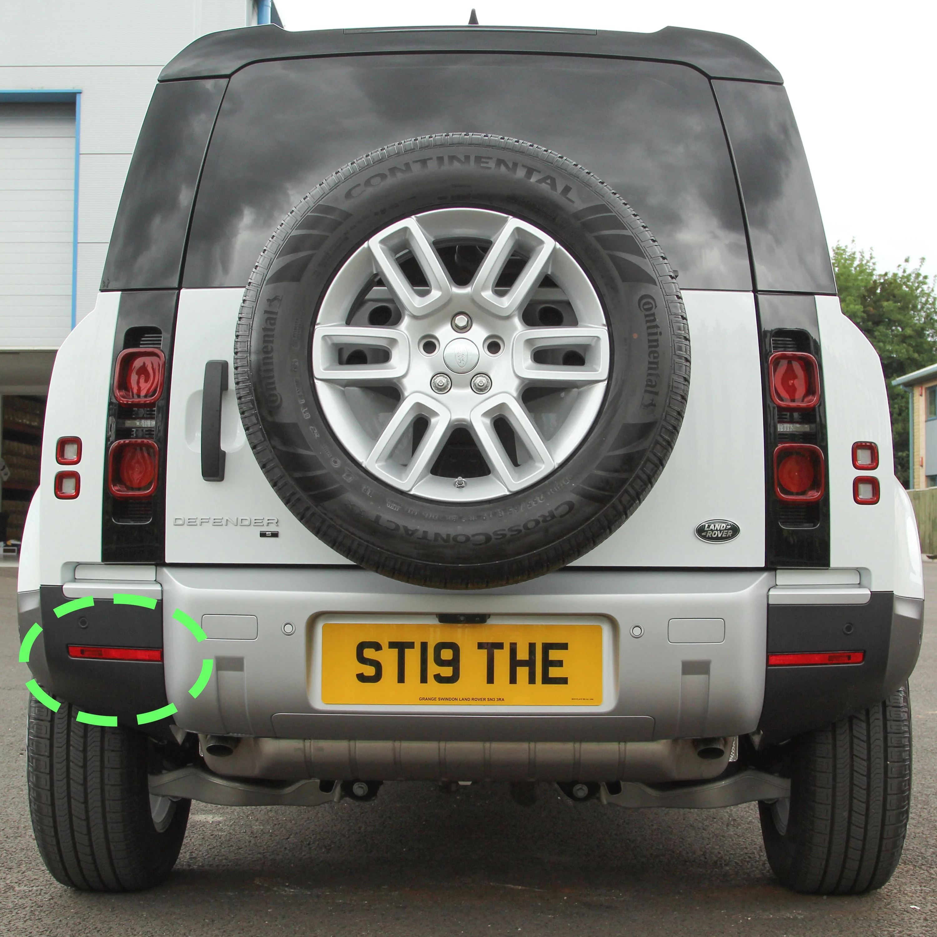 Rear LED Fog Lamp/Reflector for Land Rover Defender L663 - Genuine - LEFT - Image 3
