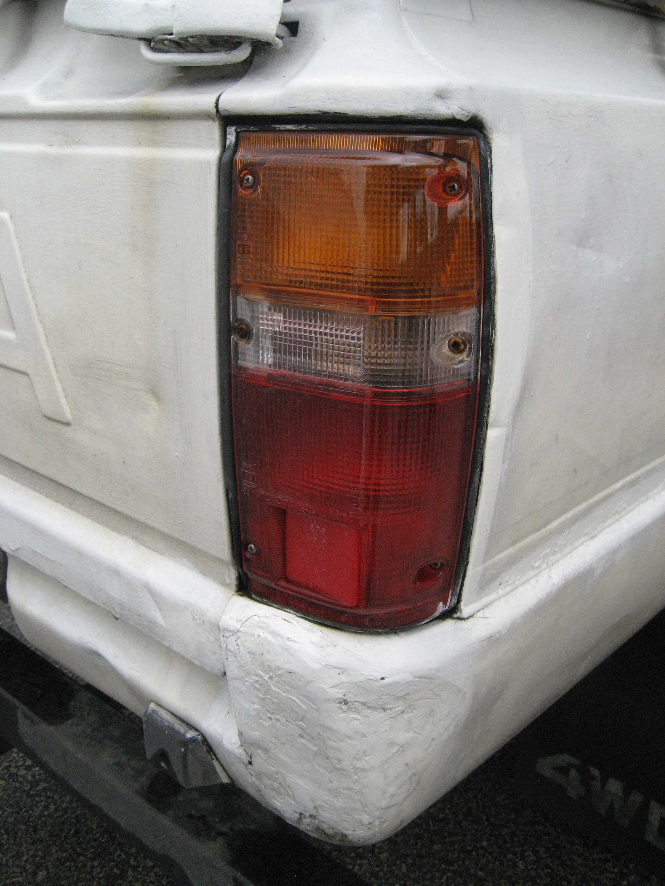 Rear Light Assembly - RH - for Toyota Hilux Mk2 - Image 4