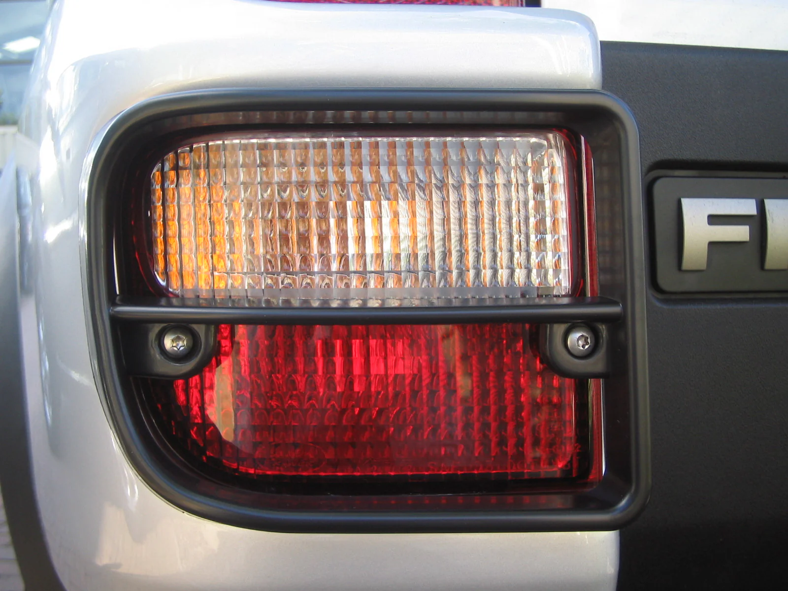 Rear Light Guards - Black - for Land Rover Freelander 1 2005-07 - Image 3