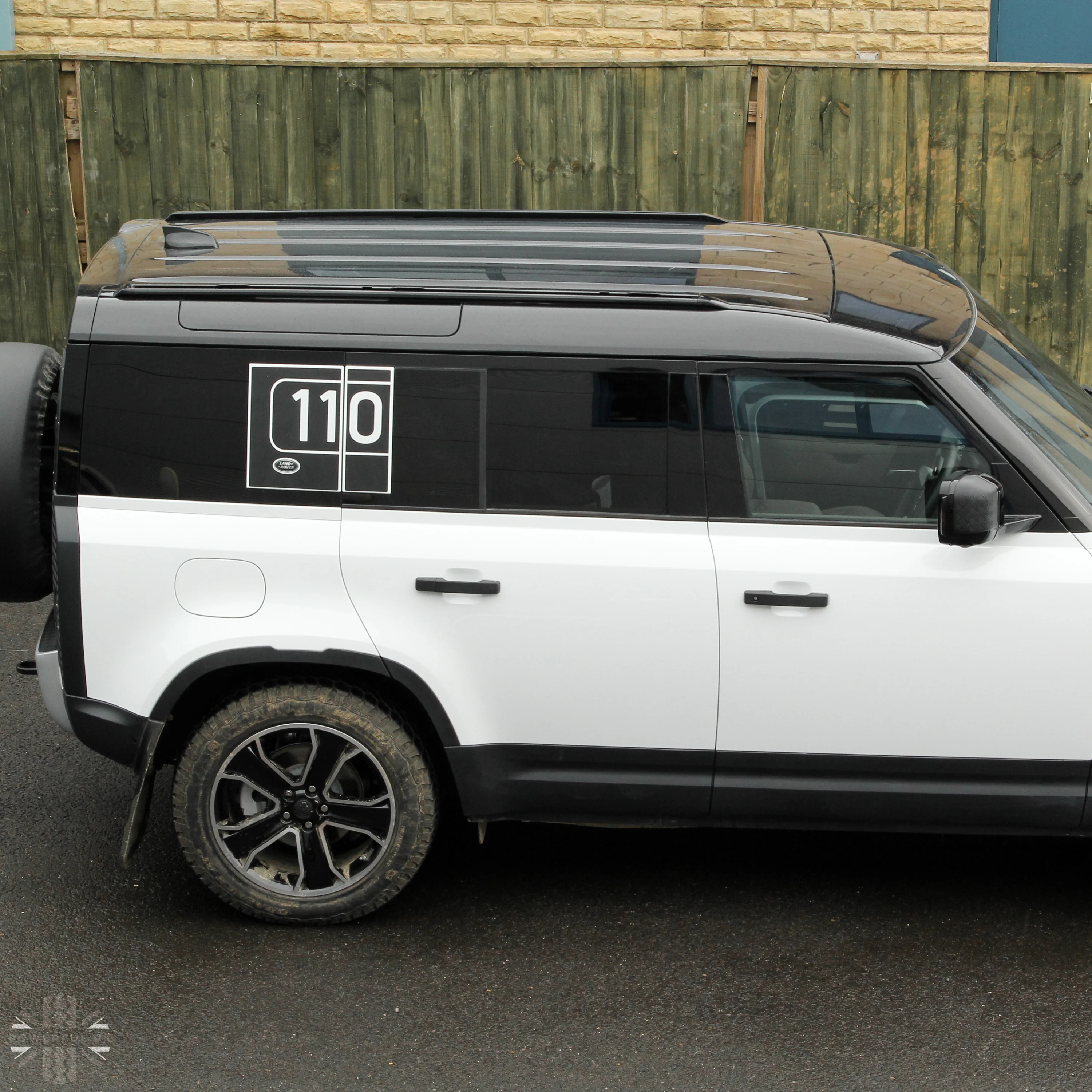 Roof Rails (Genuine) for Land Rover Defender L663 (110 model) - Image 4