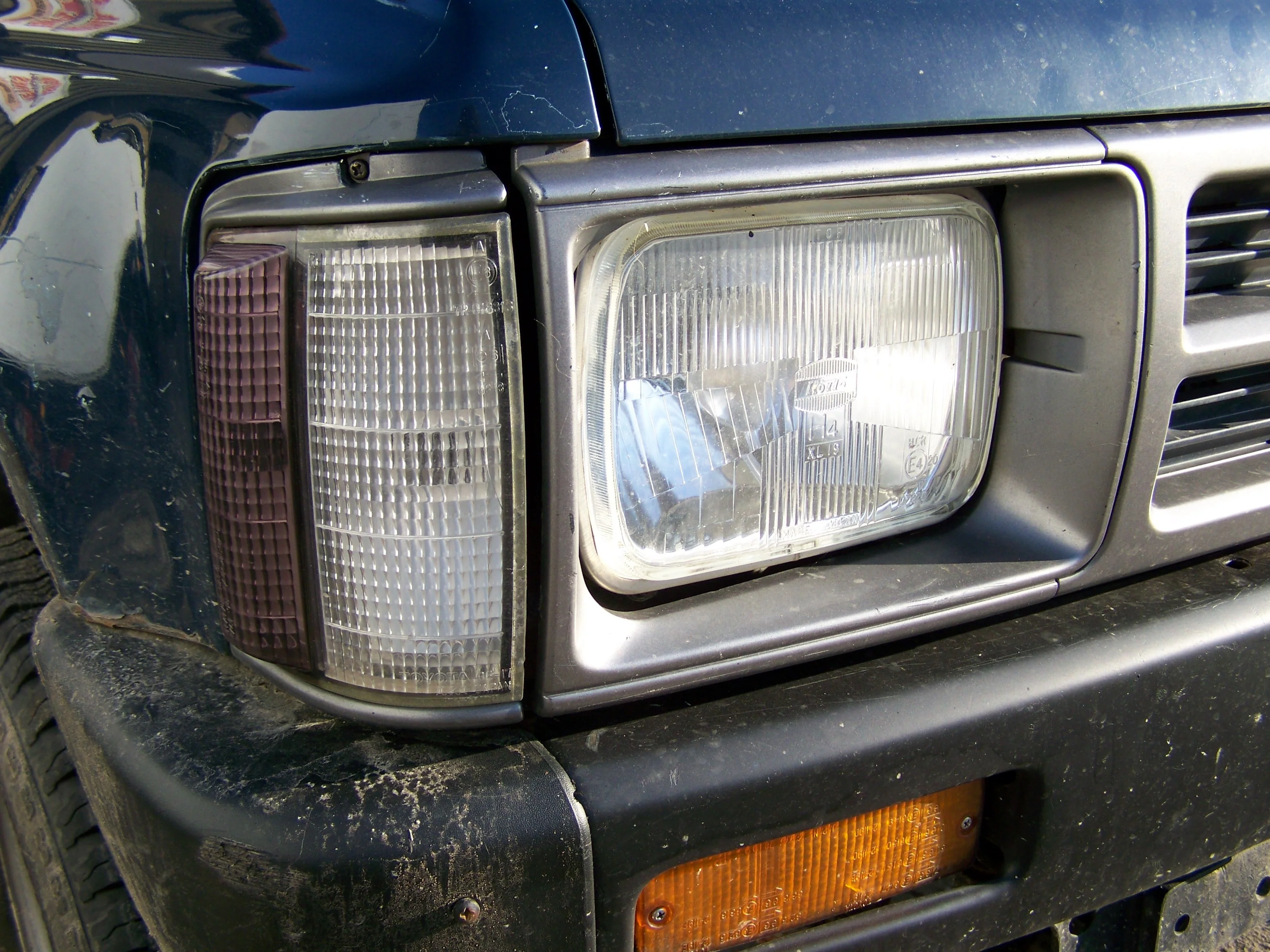 Toyota Hilux Mk2 Corner Light Assembly - PAIR - Image 2
