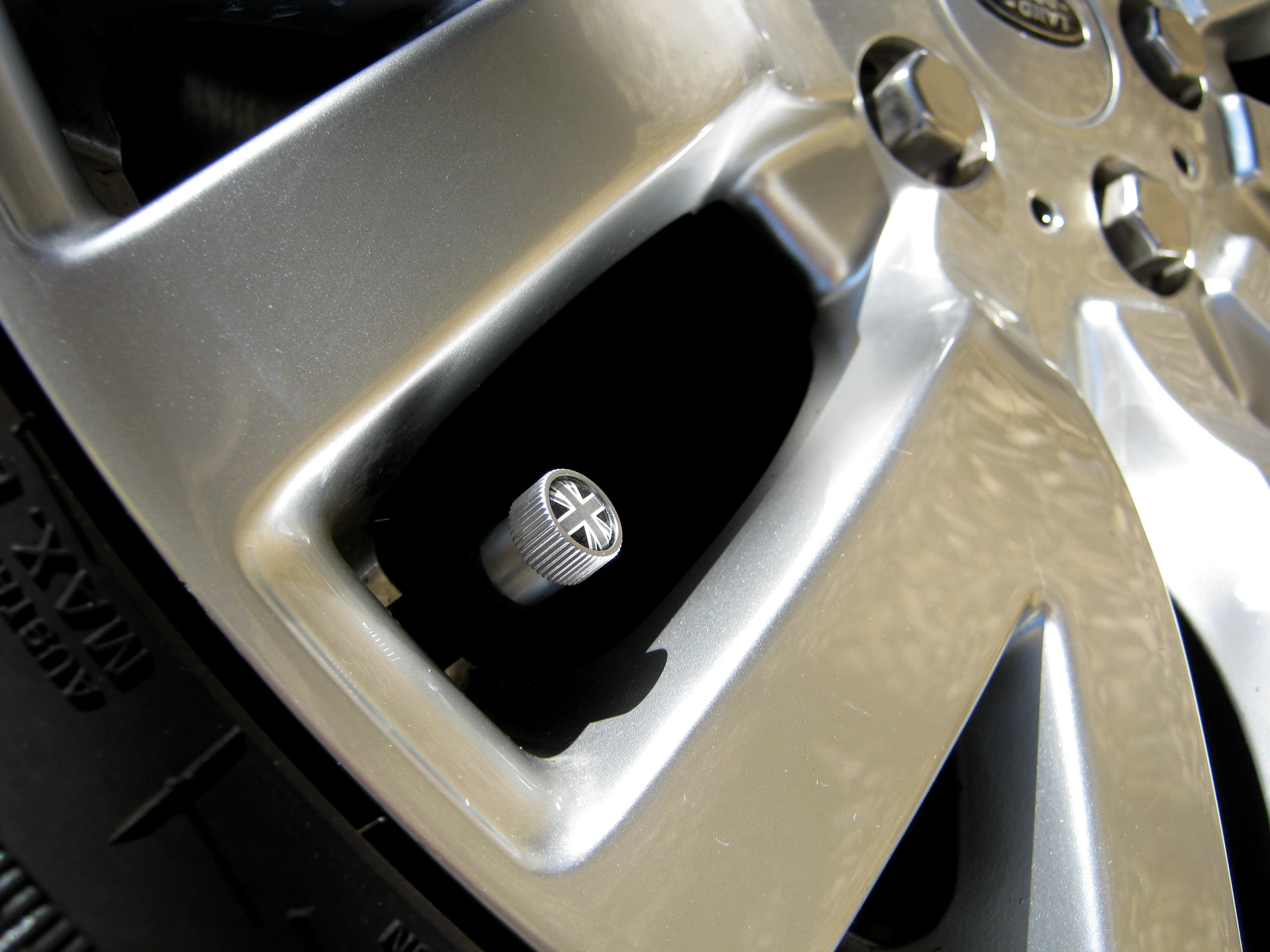 "Union Jack" Dust Valve Caps (4pc) Aftermarket for Land Rover - Image 10