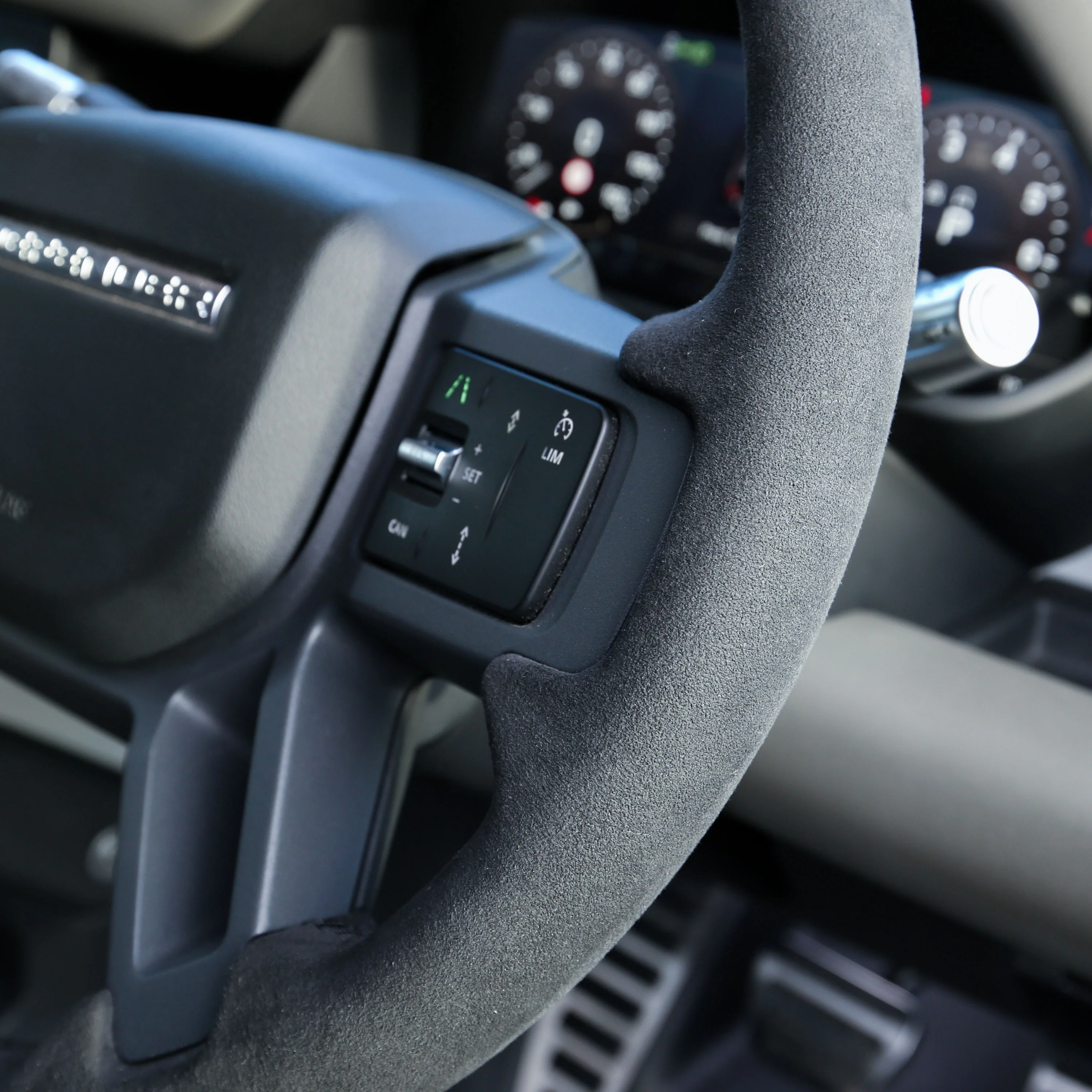 USED - Genuine Alcantara Steering Wheel for Land Rover Defender L663 - Image 12