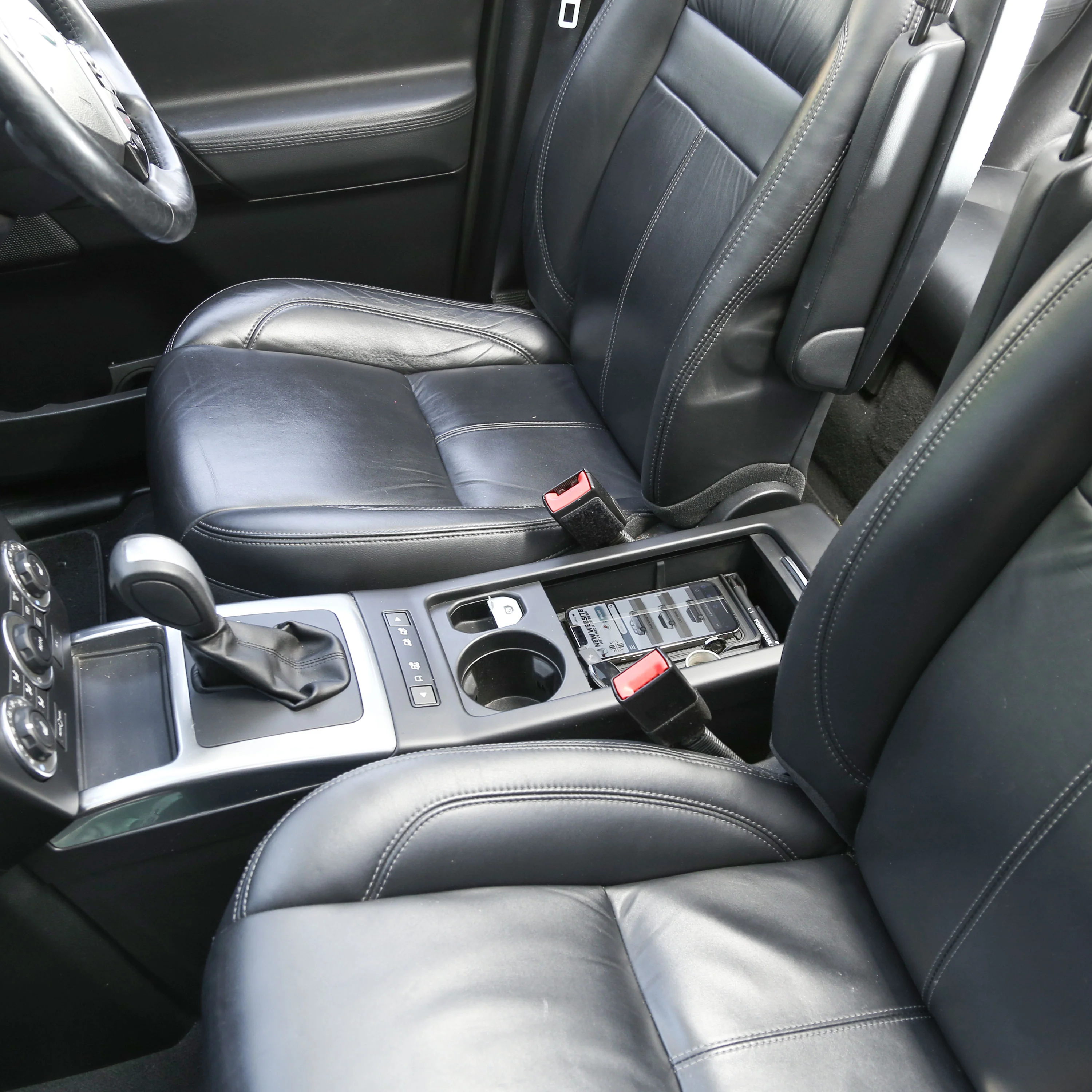 Wireless Charging Tray for Land Rover Freelander 2 (2012+) - TYPE B - Image 6